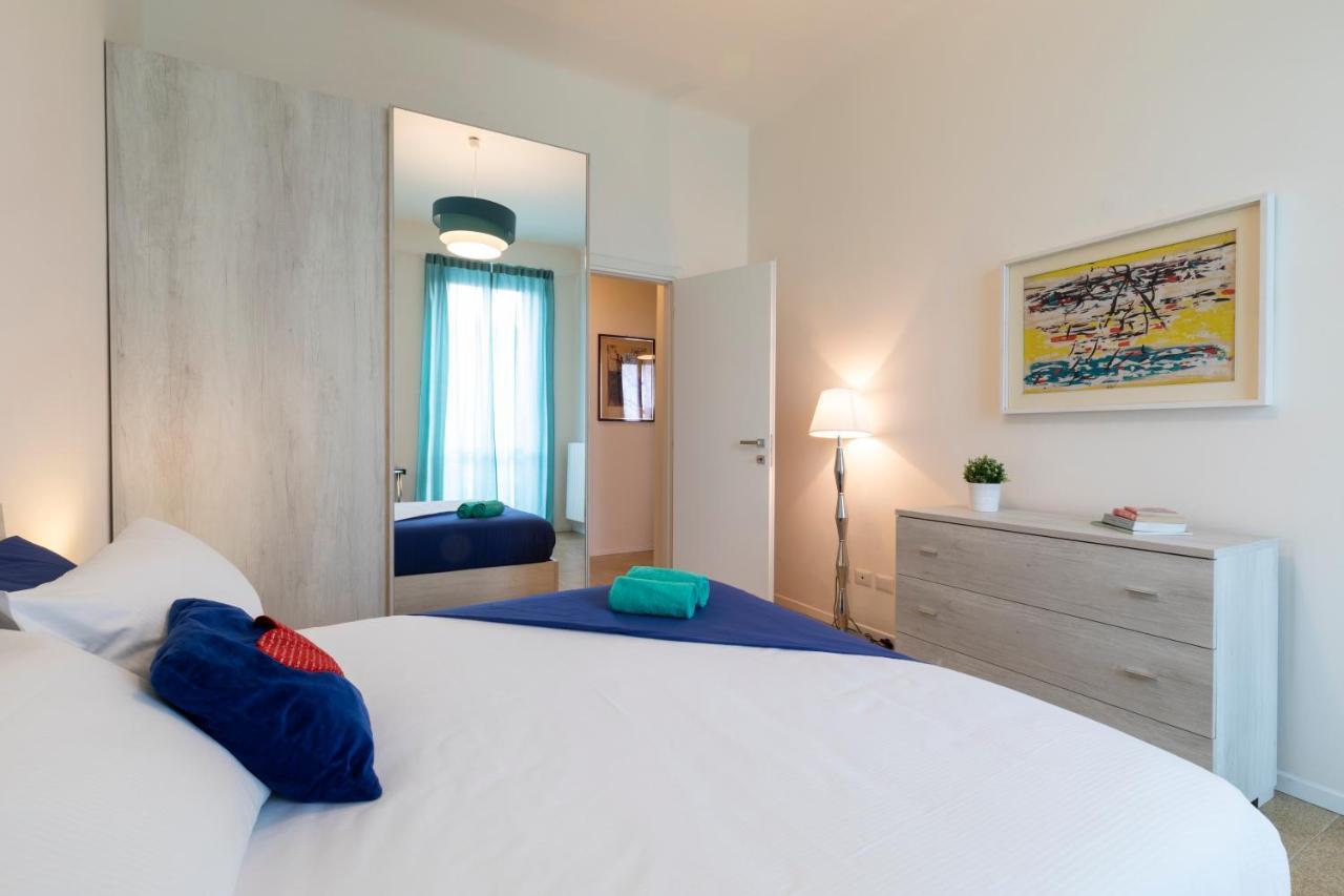 Bicocca Home - 2 Bedrooms ミラノ エクステリア 写真
